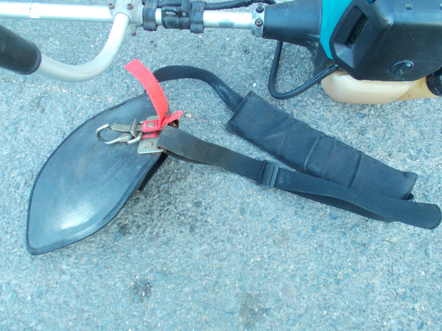 マキタ　中古　刈払機　MEM2650UHT