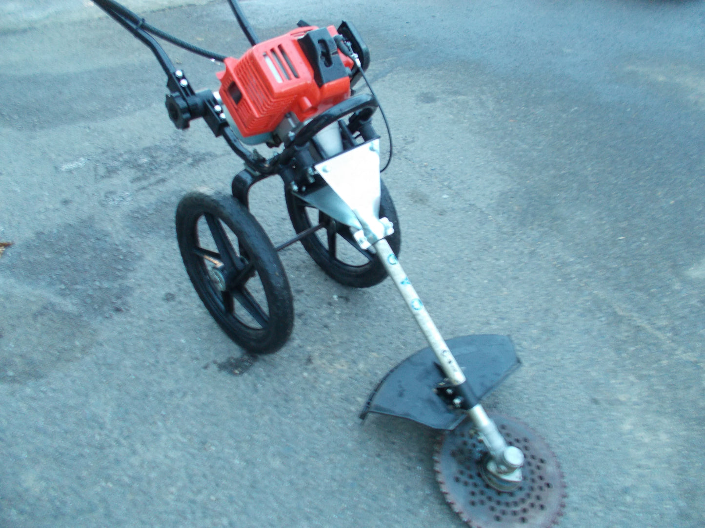 三菱　中古　手押し草刈り機　TLE33