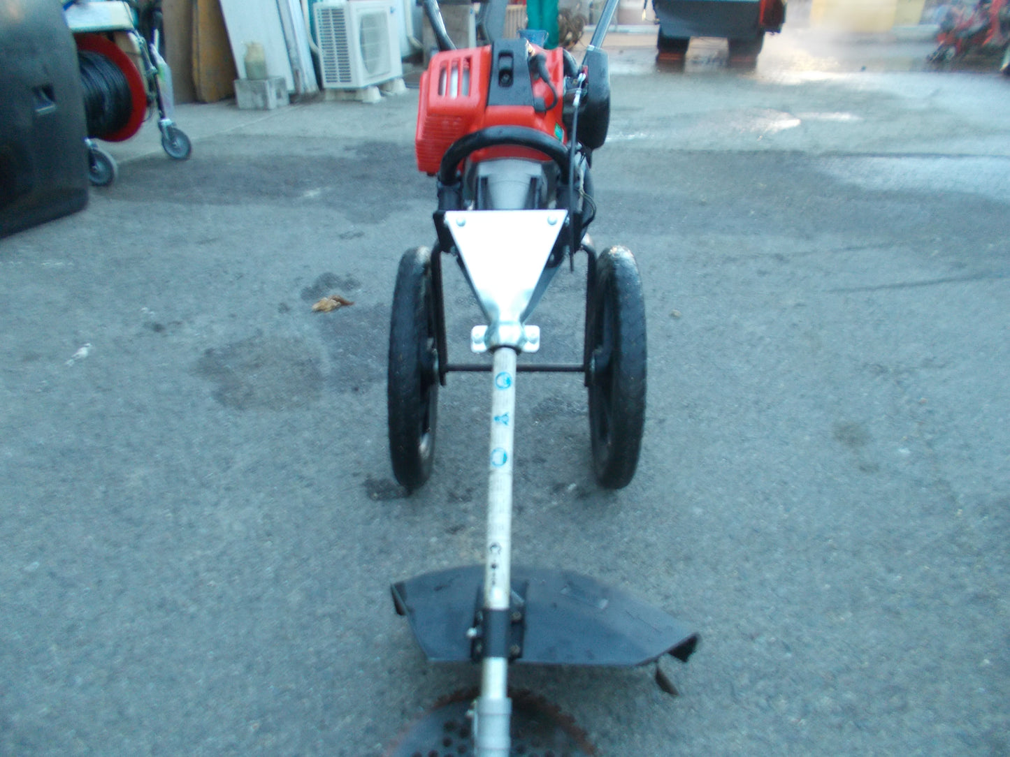 三菱　中古　手押し草刈り機　TLE33