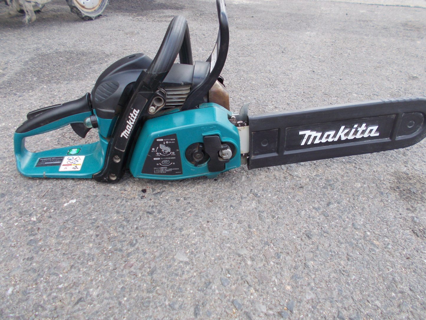 マキタ　中古　チェンソー　MEA3201M