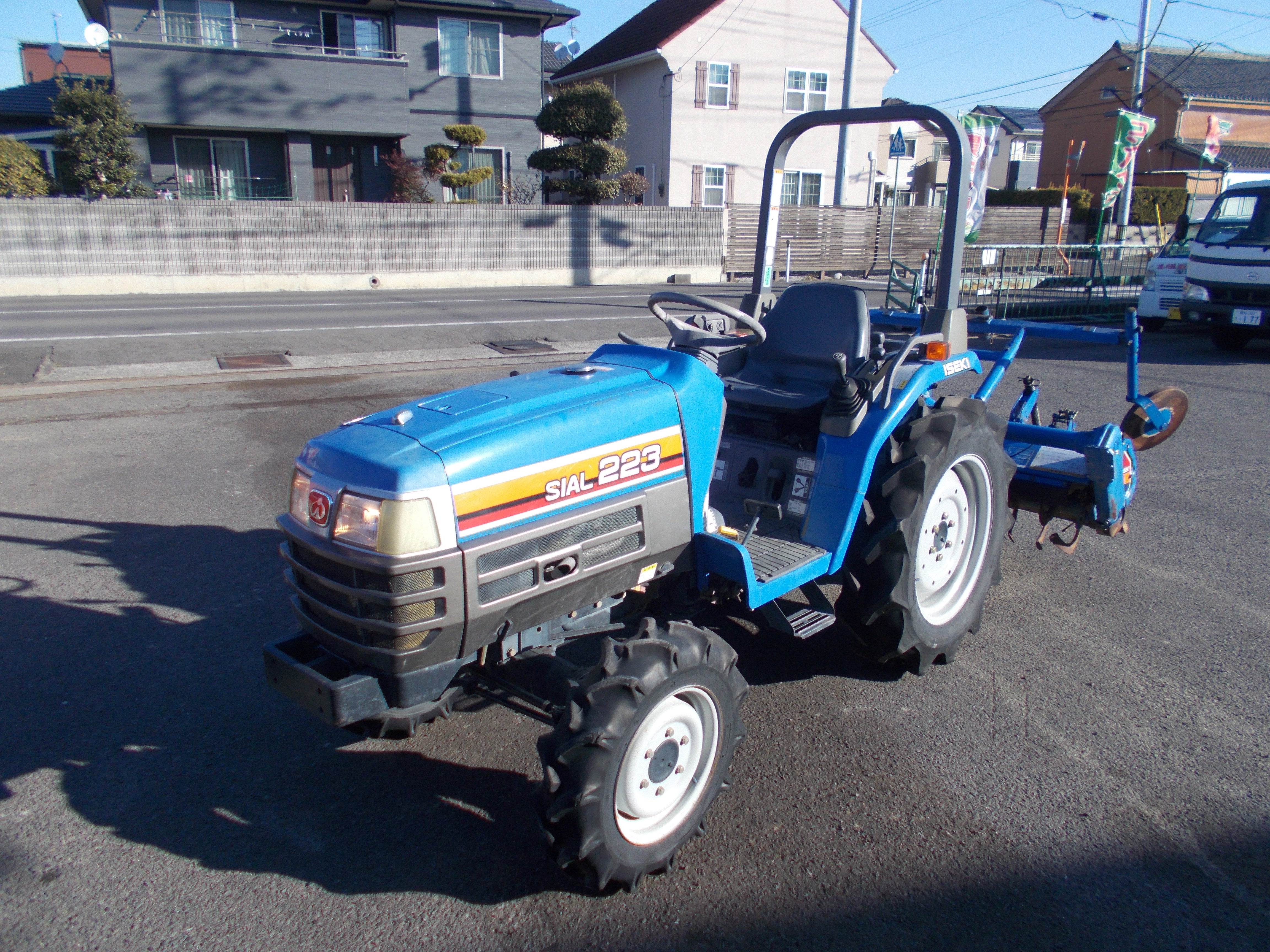 イセキ 中古 トラクター TF223F-UKD – 農キング