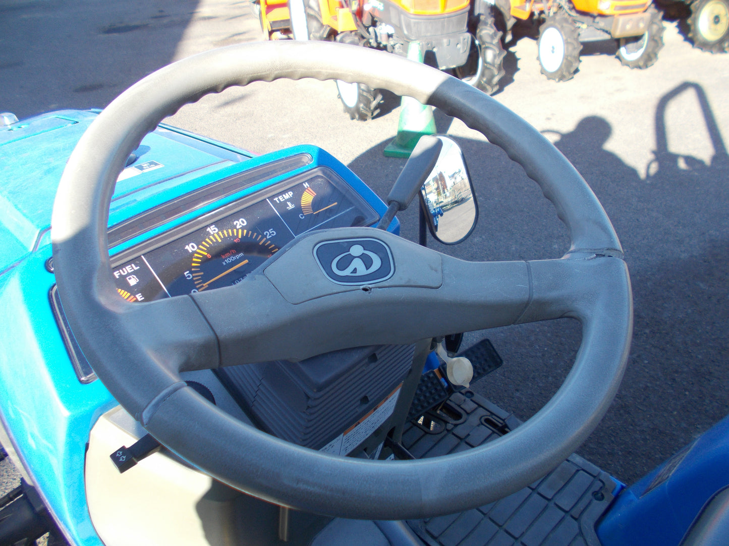 イセキ　中古　トラクター　TF223F-UKD