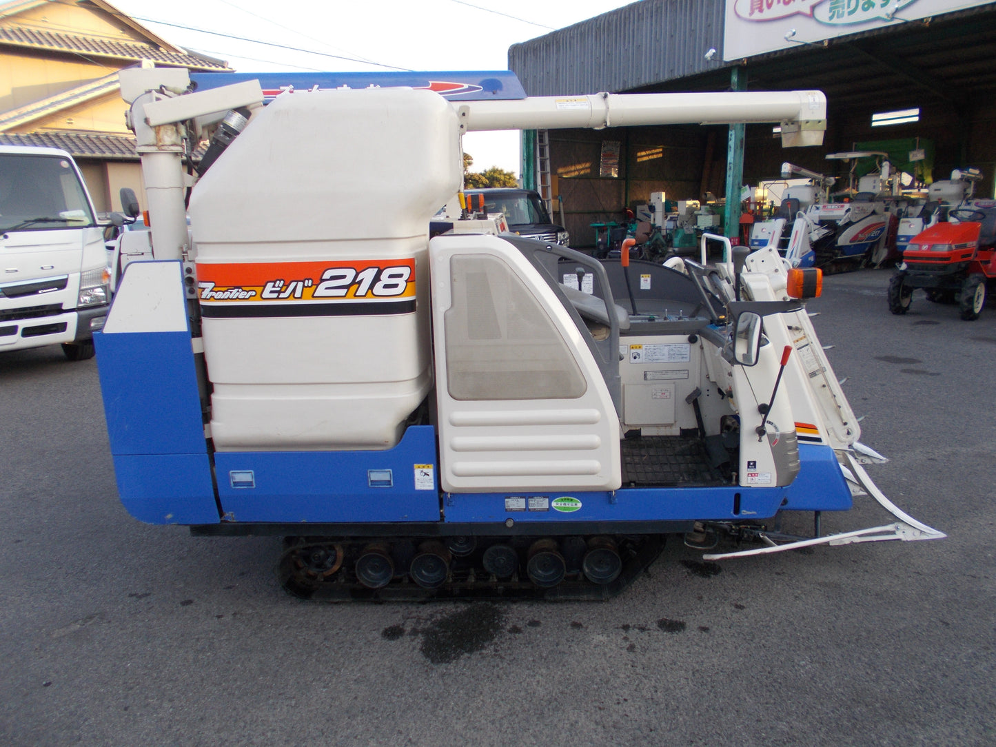 イセキ　中古　コンバイン　HVG218G-ZKWC