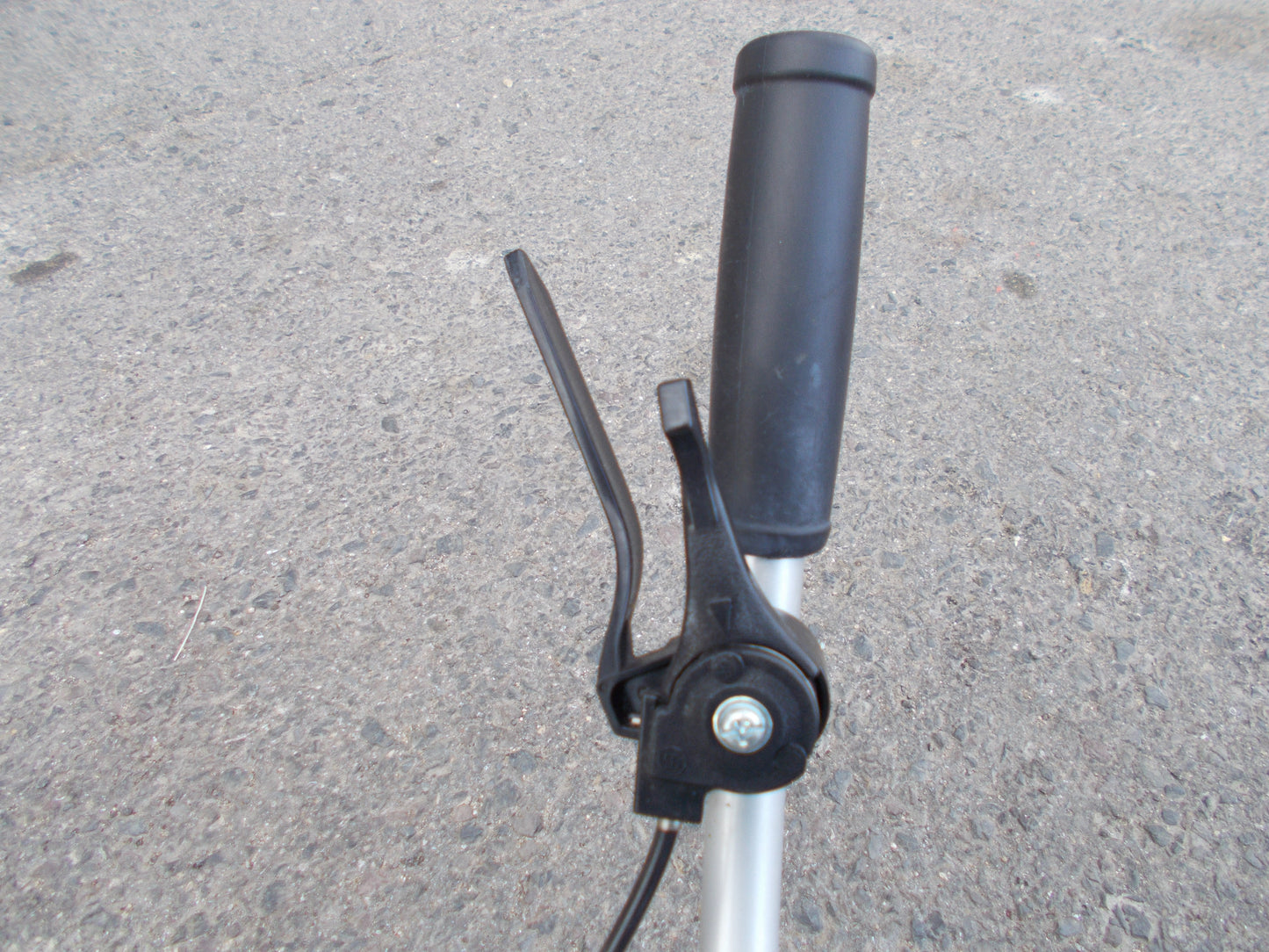 マキタ　中古　草刈機　MEM2100U