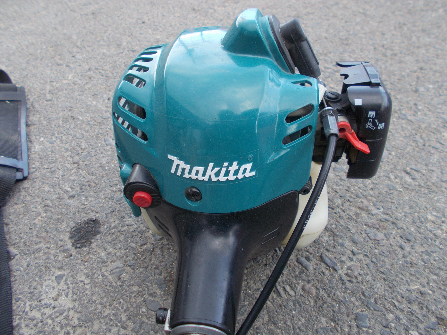 マキタ　中古　草刈機　MEM2100U