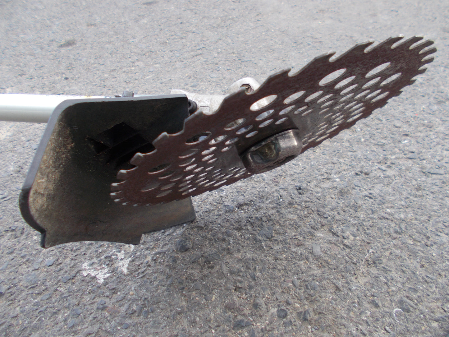 マキタ　中古　草刈機　MEM2100U