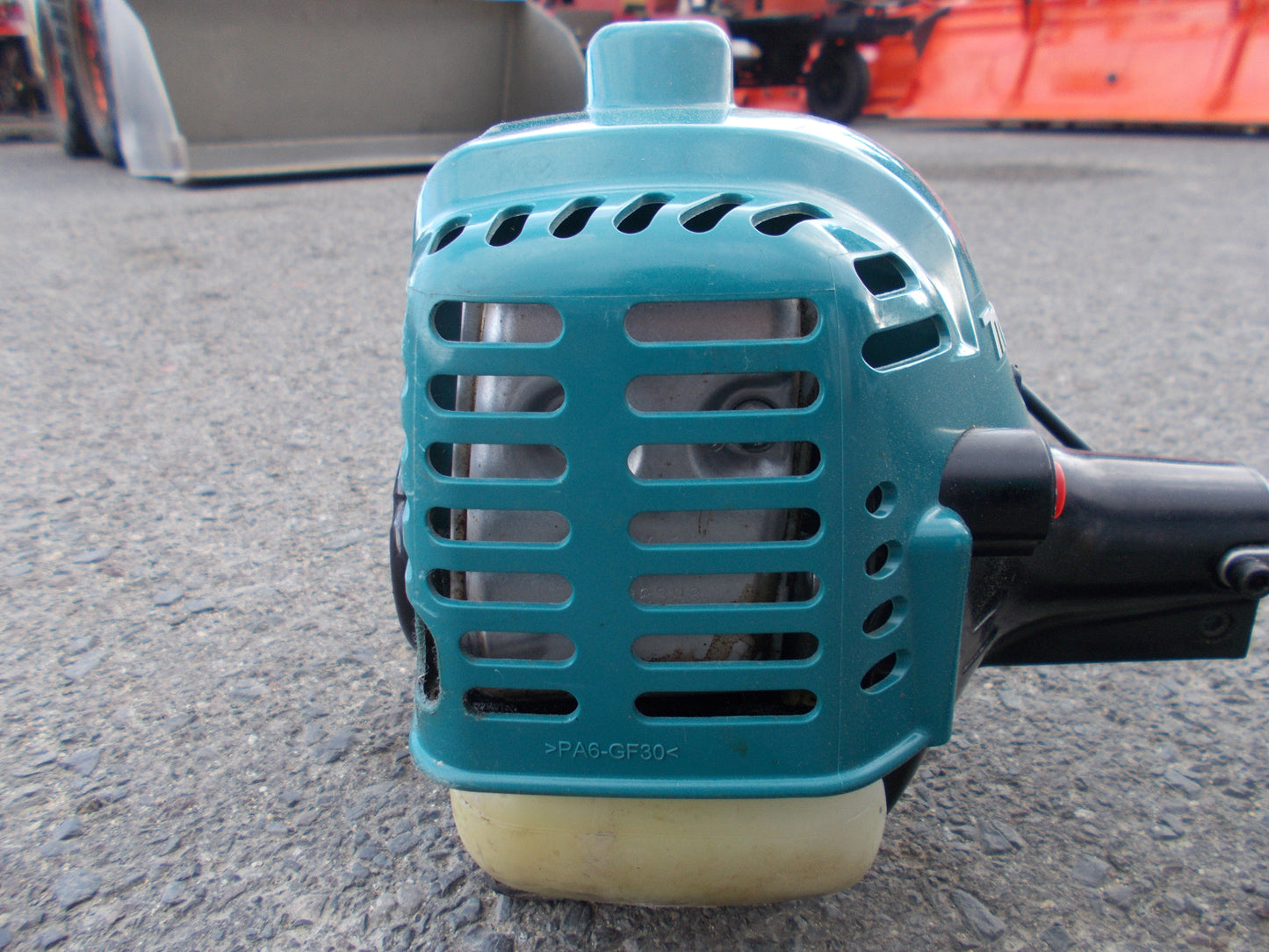 マキタ　中古　草刈機　MEM2100U