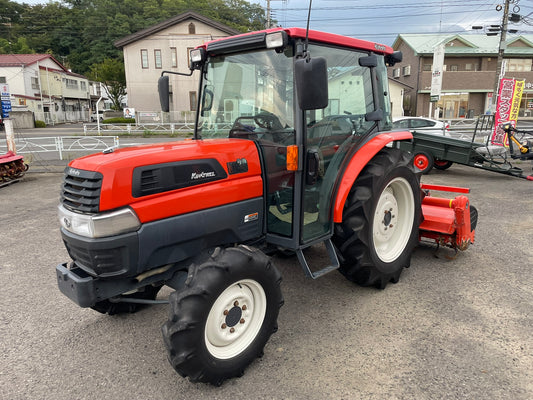 日立(クボタ)　中古　トラクター　30馬力　キャビン　NTX30(KL30)