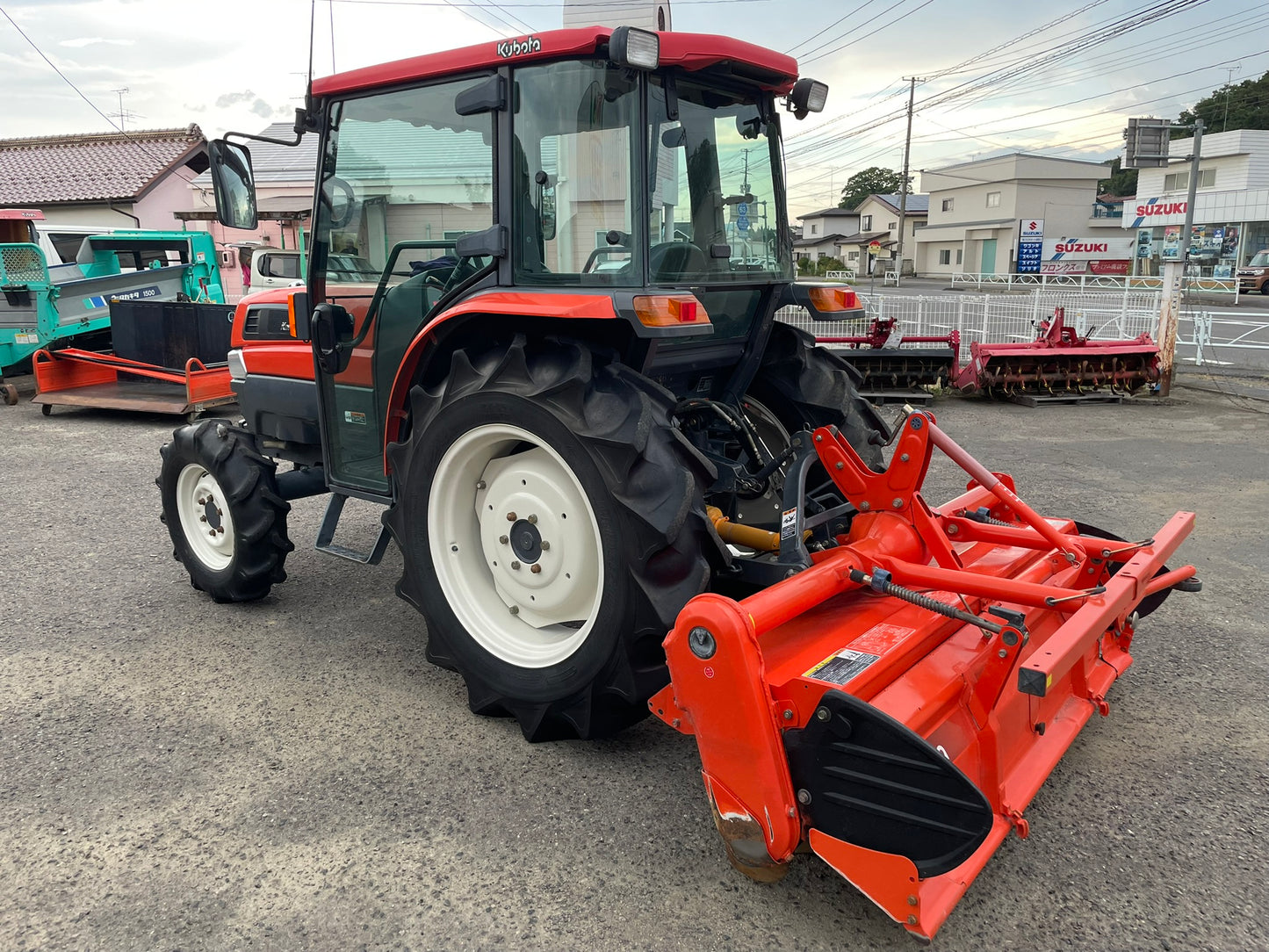 日立(クボタ)　中古　トラクター　30馬力　キャビン　NTX30(KL30)