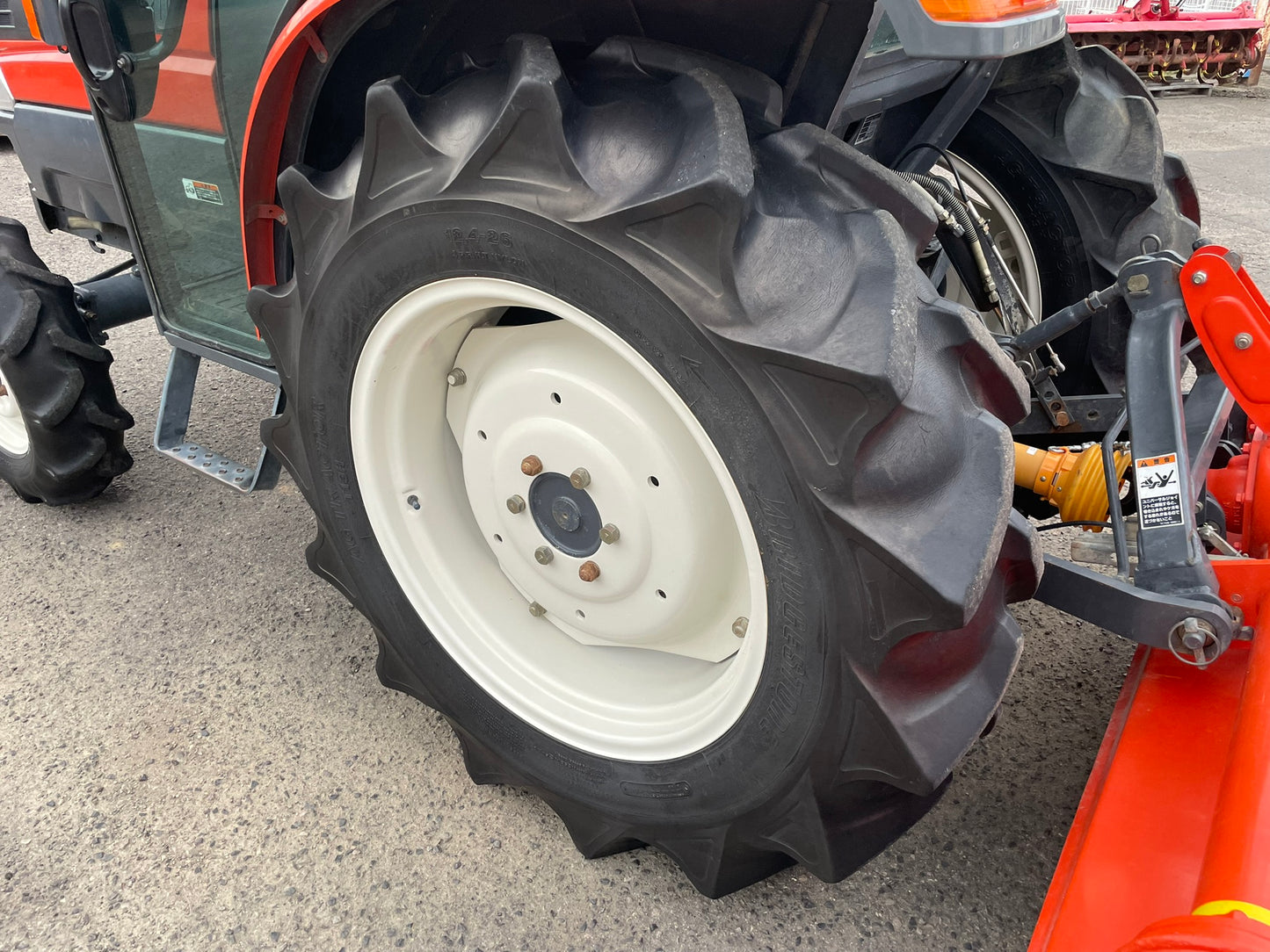 日立(クボタ)　中古　トラクター　30馬力　キャビン　NTX30(KL30)