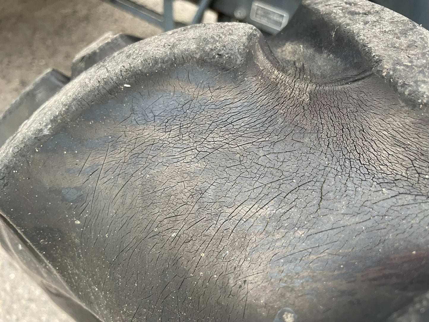 日立(クボタ)　中古　トラクター　30馬力　キャビン　NTX30(KL30)