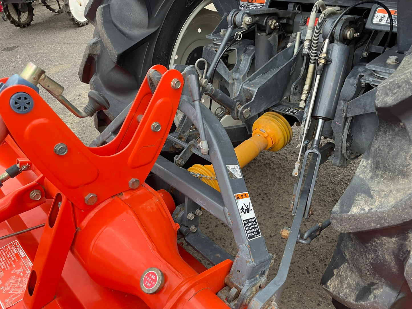 日立(クボタ)　中古　トラクター　30馬力　キャビン　NTX30(KL30)