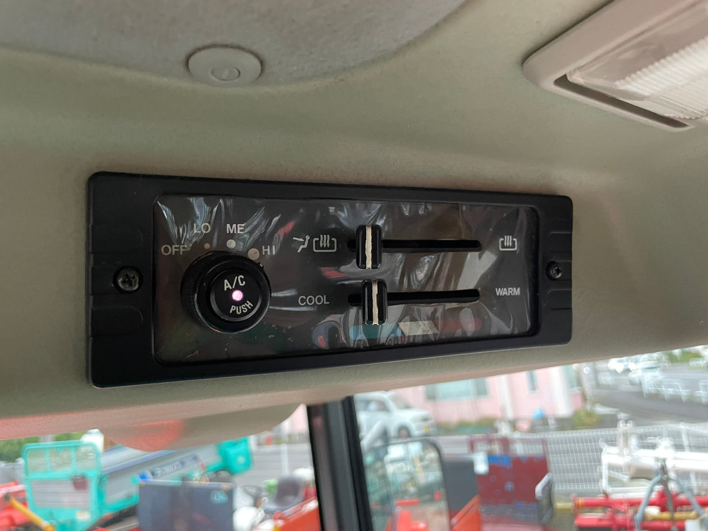 日立(クボタ)　中古　トラクター　30馬力　キャビン　NTX30(KL30)