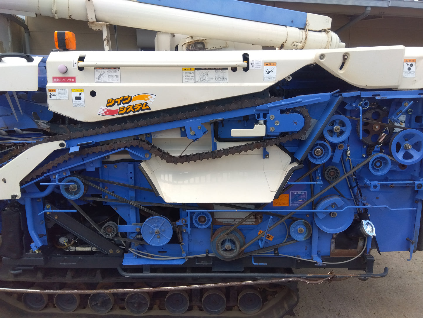 イセキ　中古　コンバイン　4条　43馬力　HF443