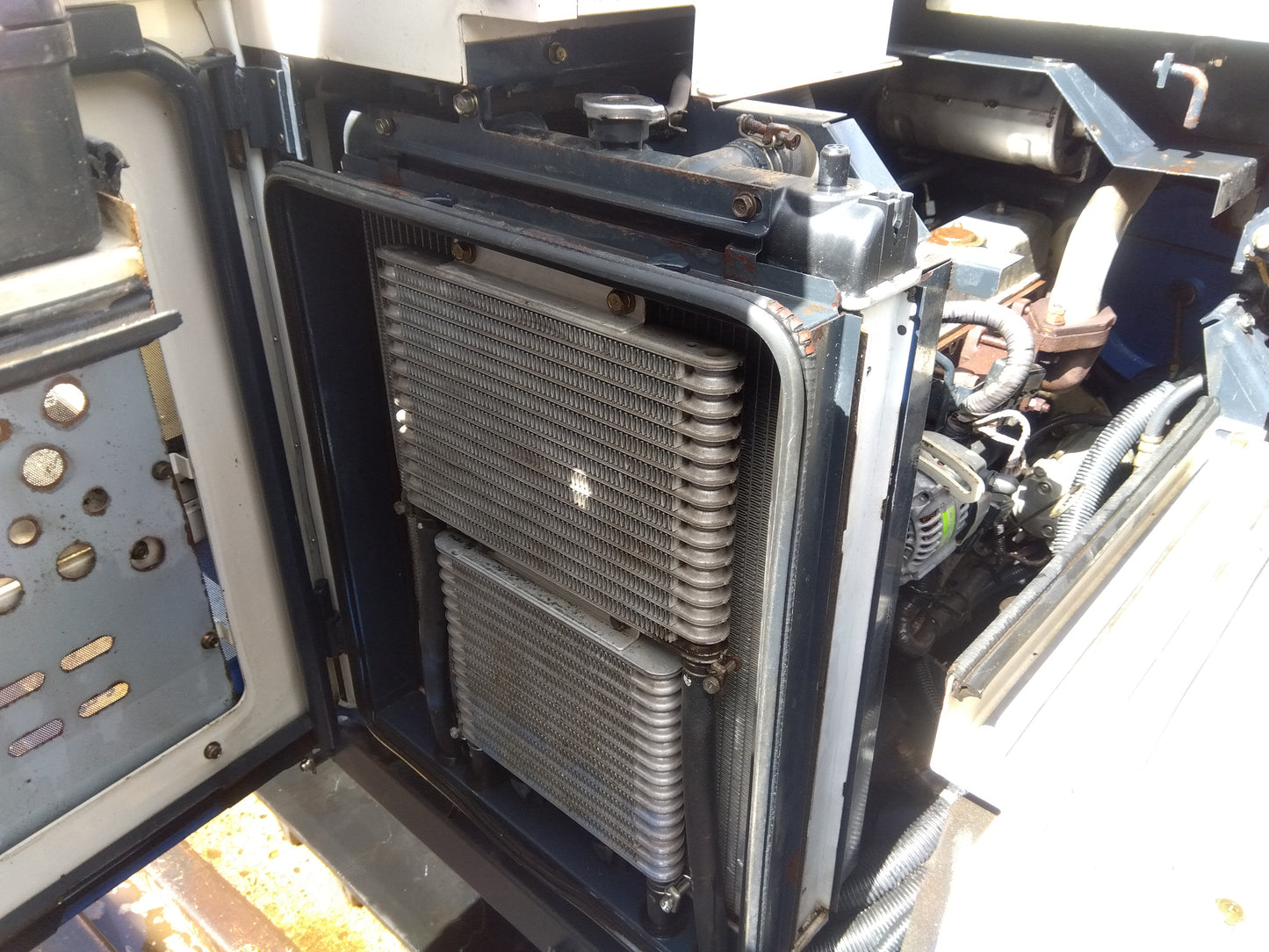 イセキ　中古　コンバイン　4条　43馬力　HF443