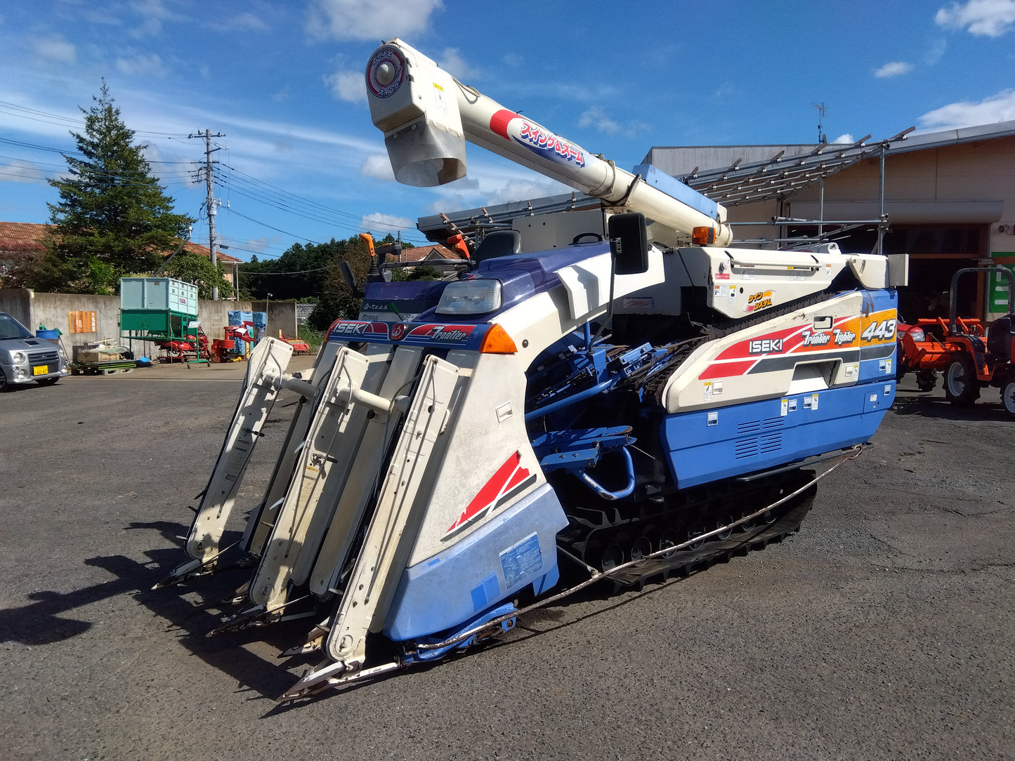 イセキ　中古　コンバイン　4条　43馬力　HF443