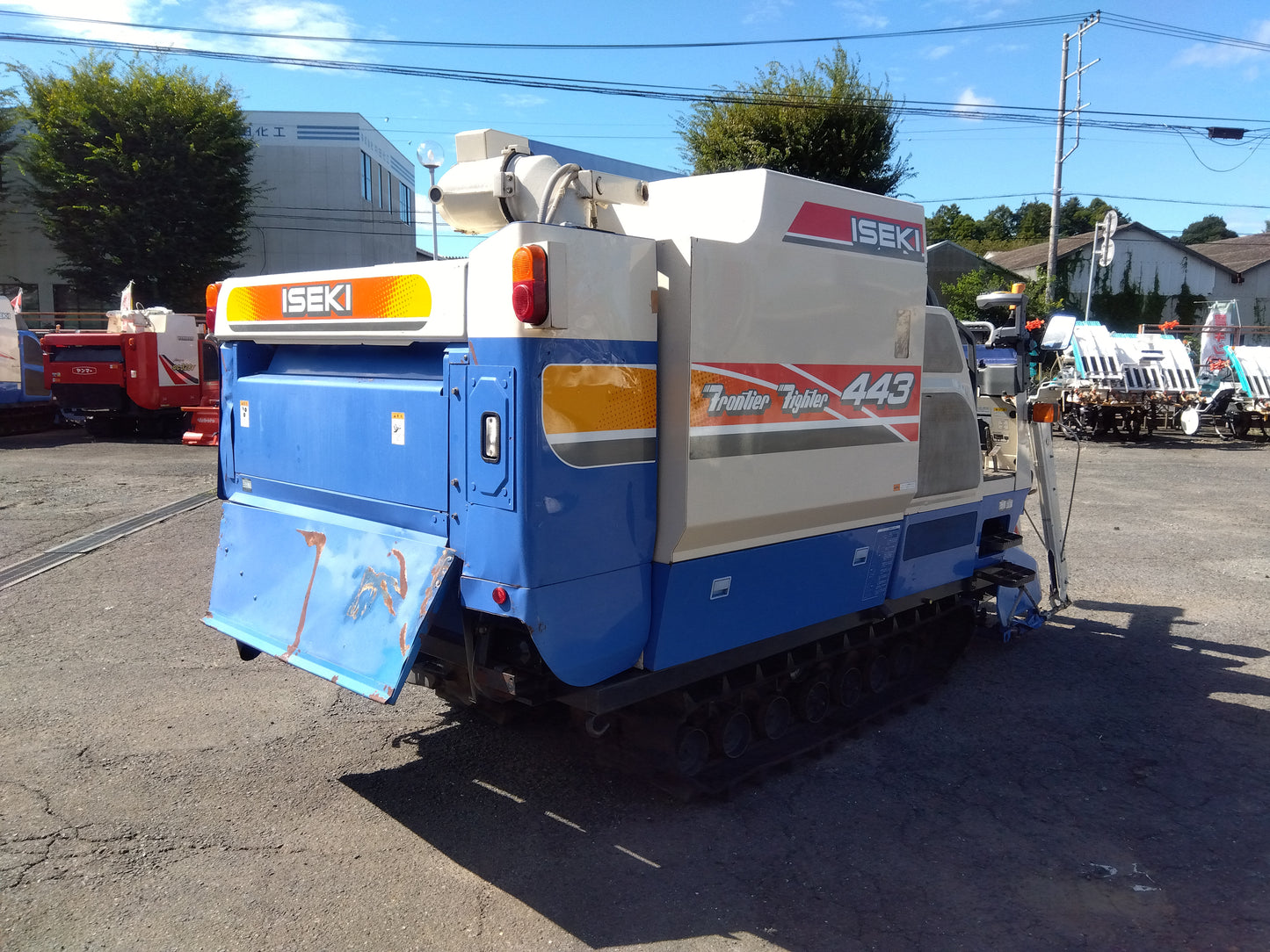 イセキ　中古　コンバイン　4条　43馬力　HF443