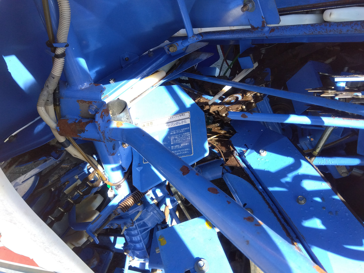 イセキ　中古　コンバイン　4条　43馬力　HF443