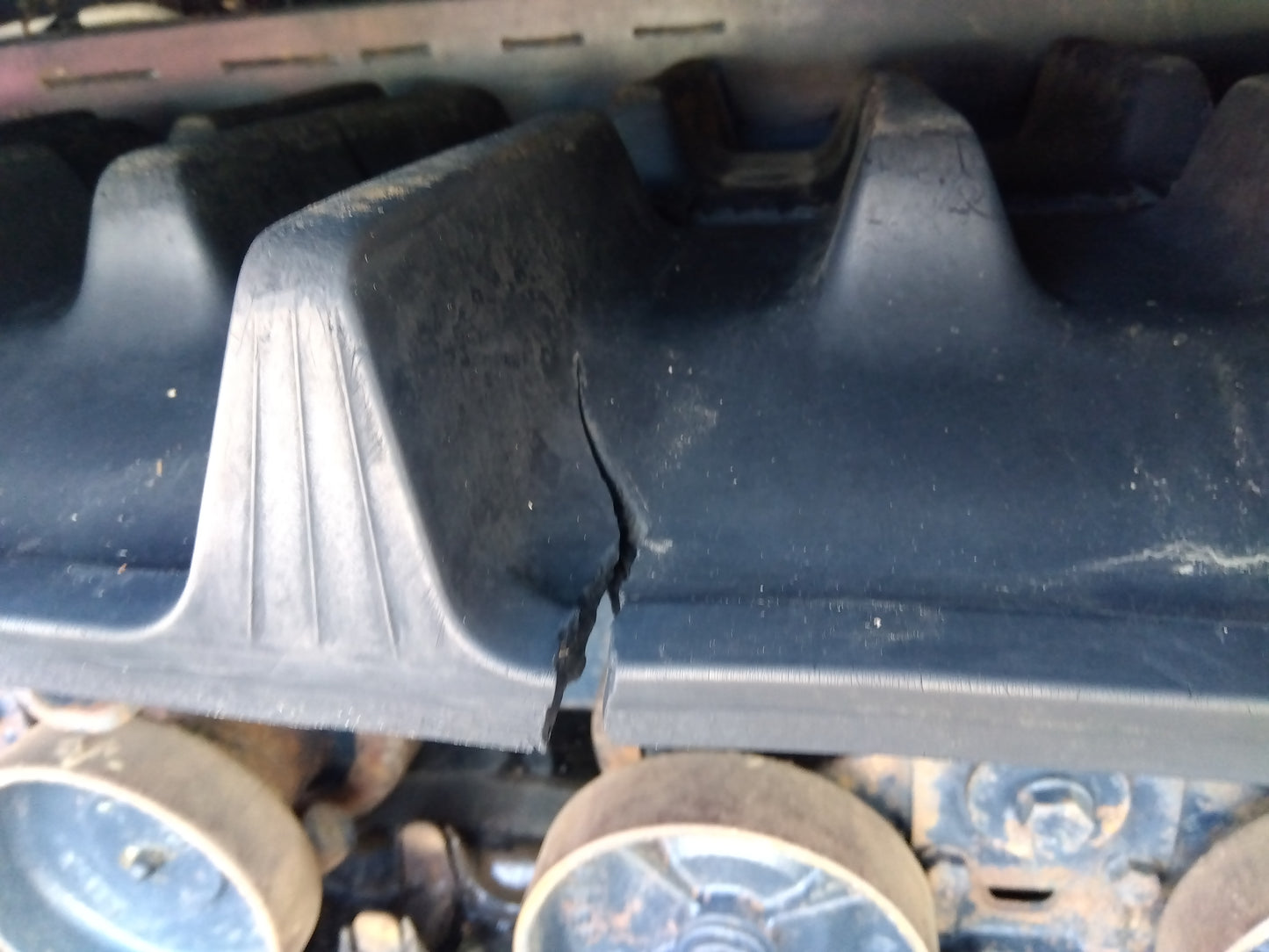 イセキ　中古　コンバイン　4条　43馬力　HF443