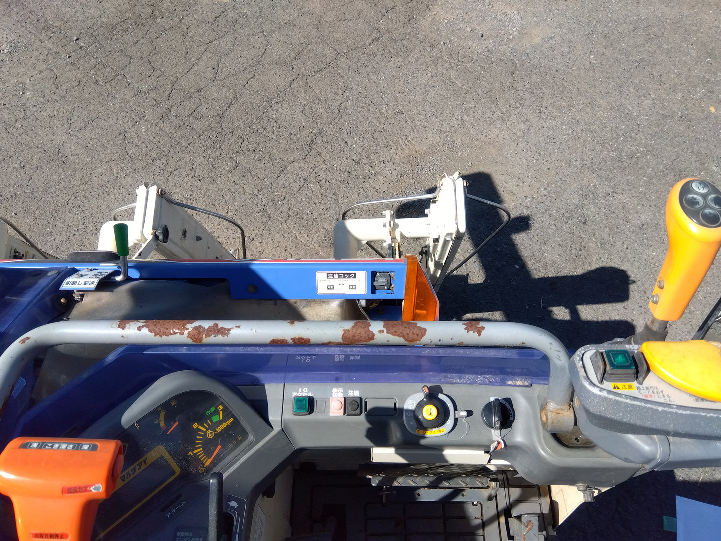 イセキ　中古　コンバイン　4条　43馬力　HF443