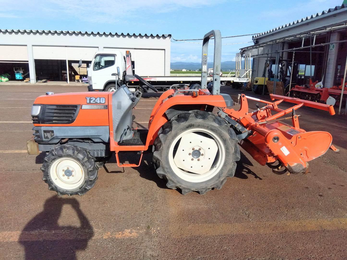 クボタ　中古トラクタ－  T240  山形店