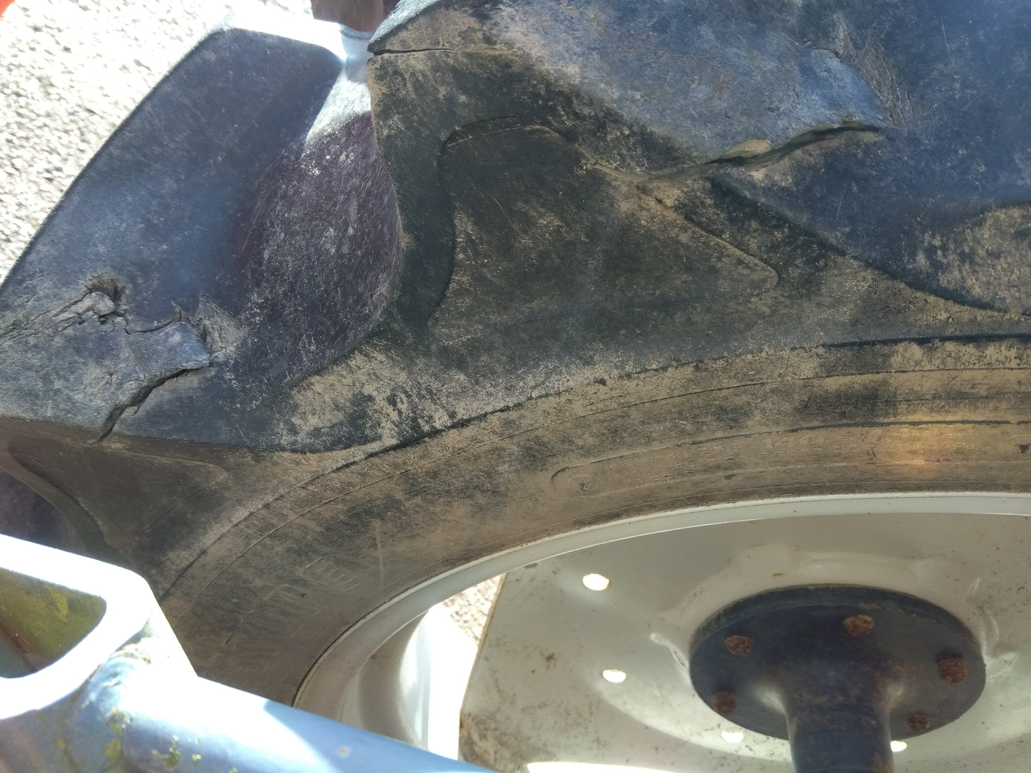 クボタ　中古トラクタ－  T240  山形店