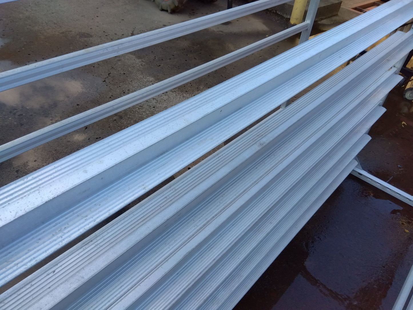 アルミス　中古　アルミ　苗コンテナ　60枚