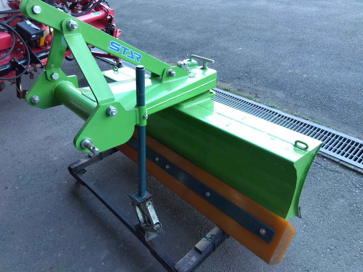 スター　中古　リアグレーダー　MRG1561