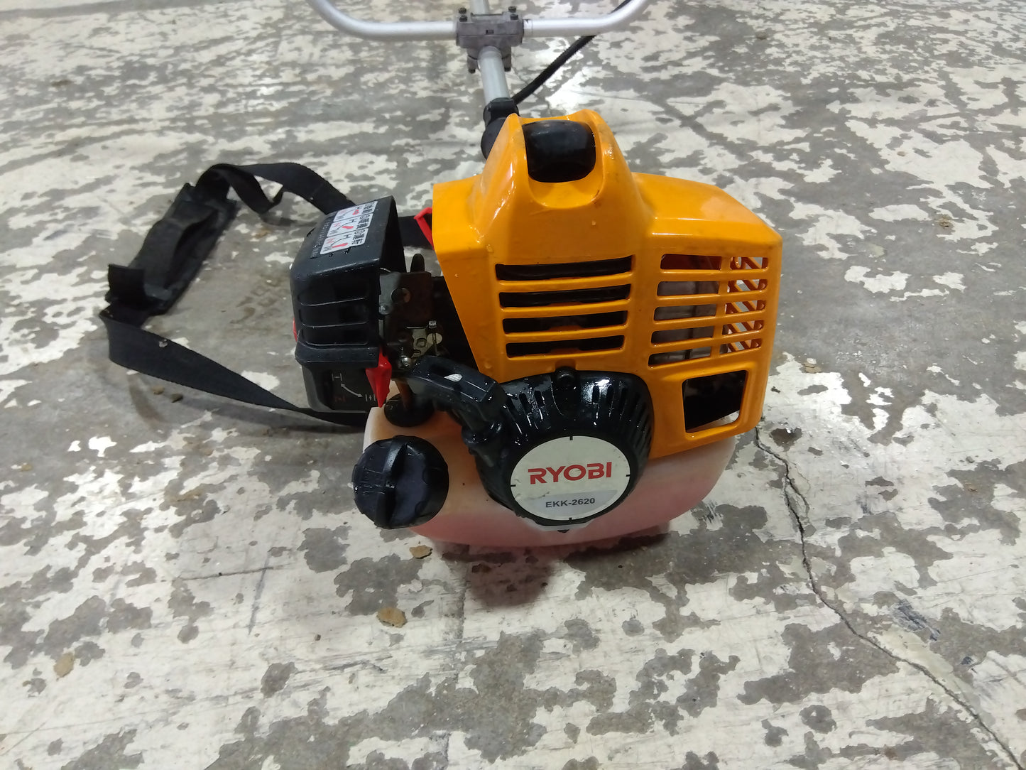 リョービ　刈払い機　　EKK-2620