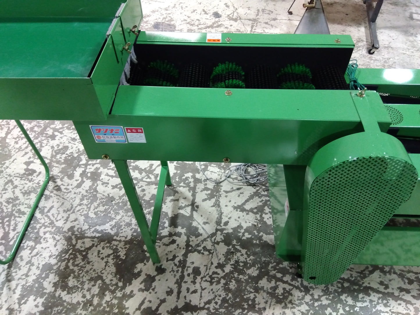 指浪　ミニトマト選果機+磨き機（供給機付き）