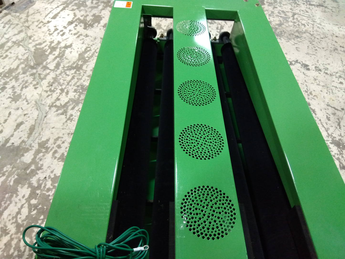 指浪　ミニトマト選果機+磨き機（供給機付き）