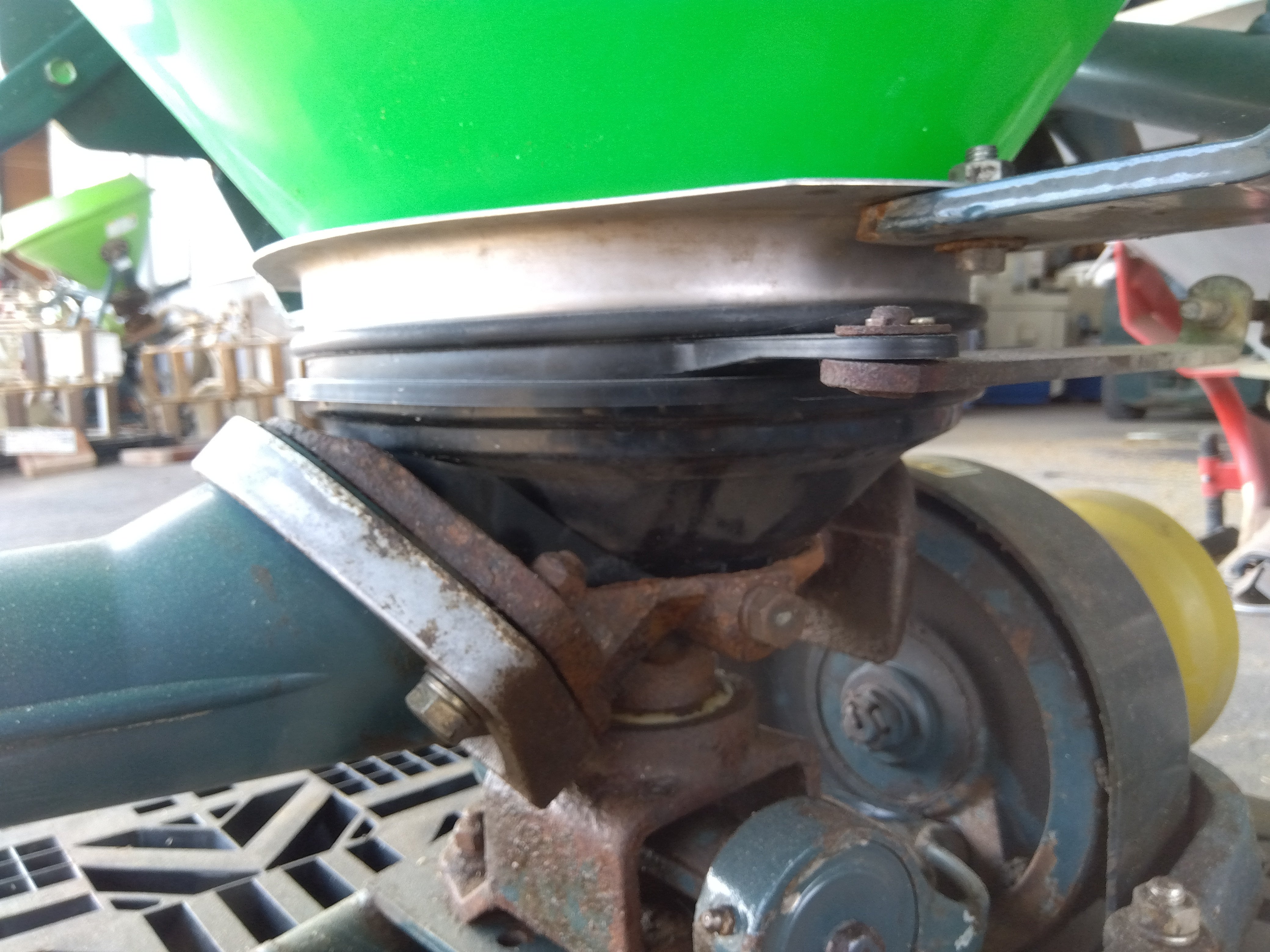 スター中古ブロードキャスターMBC2080 – 農キング