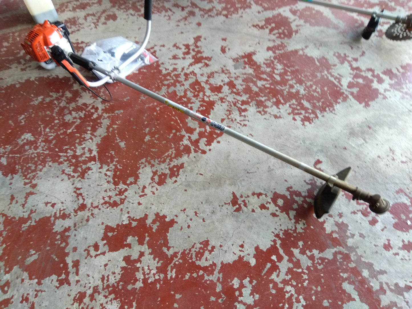 丸山BIGM 中古刈払機 KC26NX1