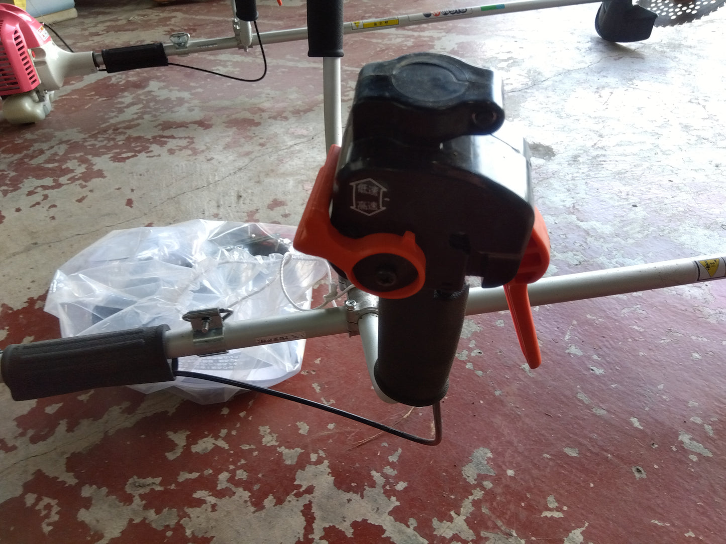 丸山BIGM 中古刈払機 KC26NX1