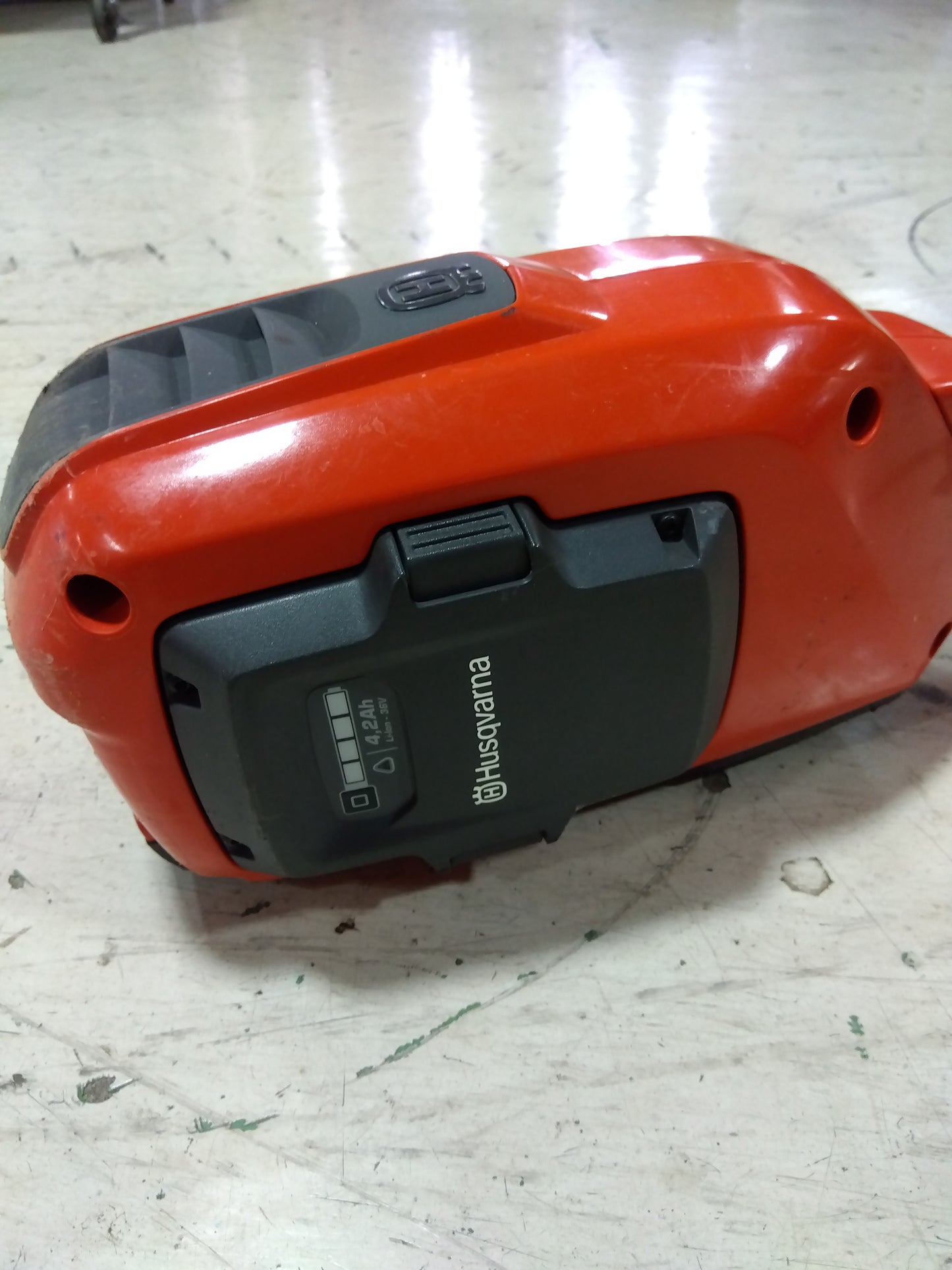 ハスクバーナ バッテリー式 刈払機／チェンソー