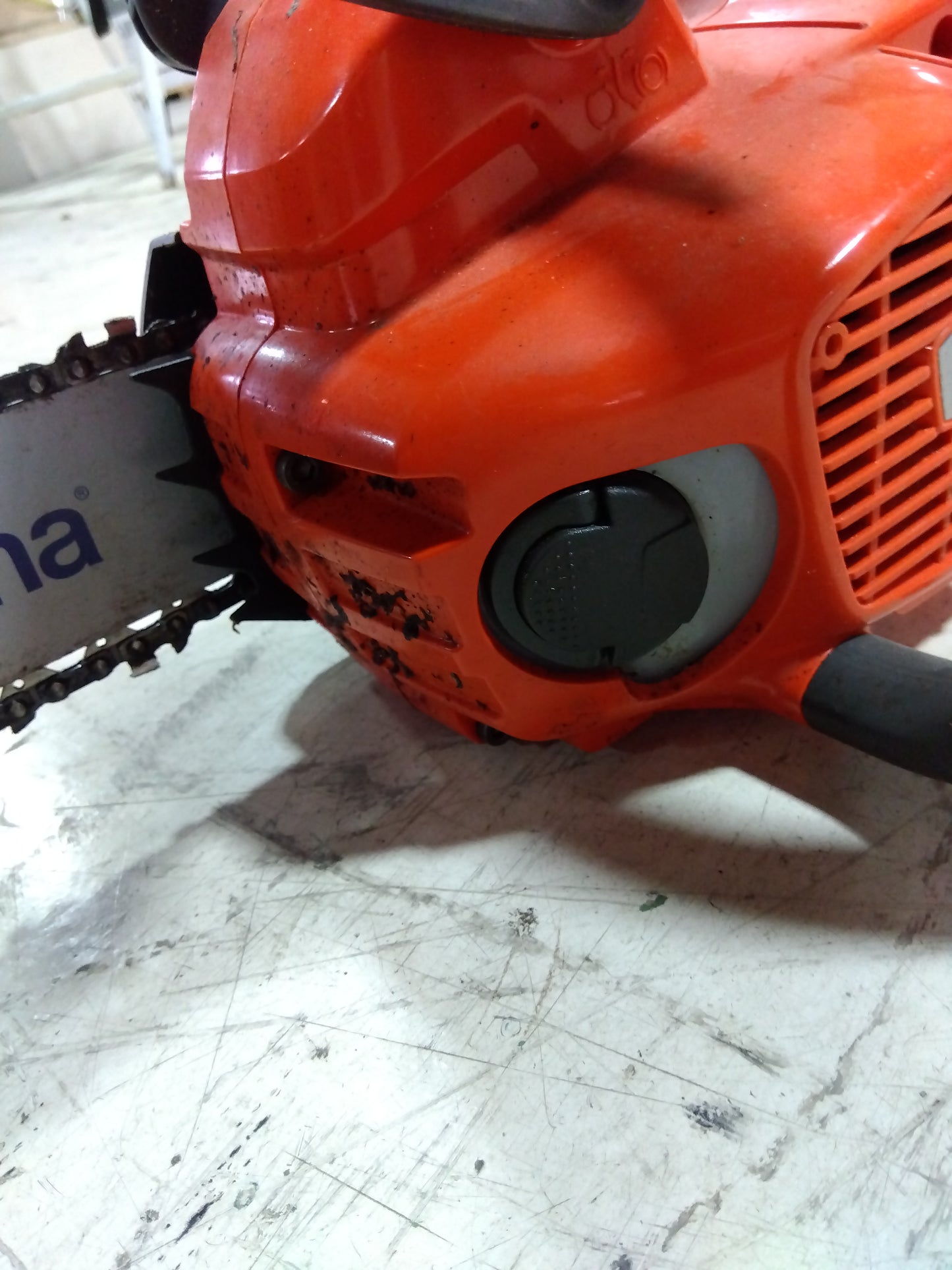 ハスクバーナ バッテリー式 刈払機／チェンソー