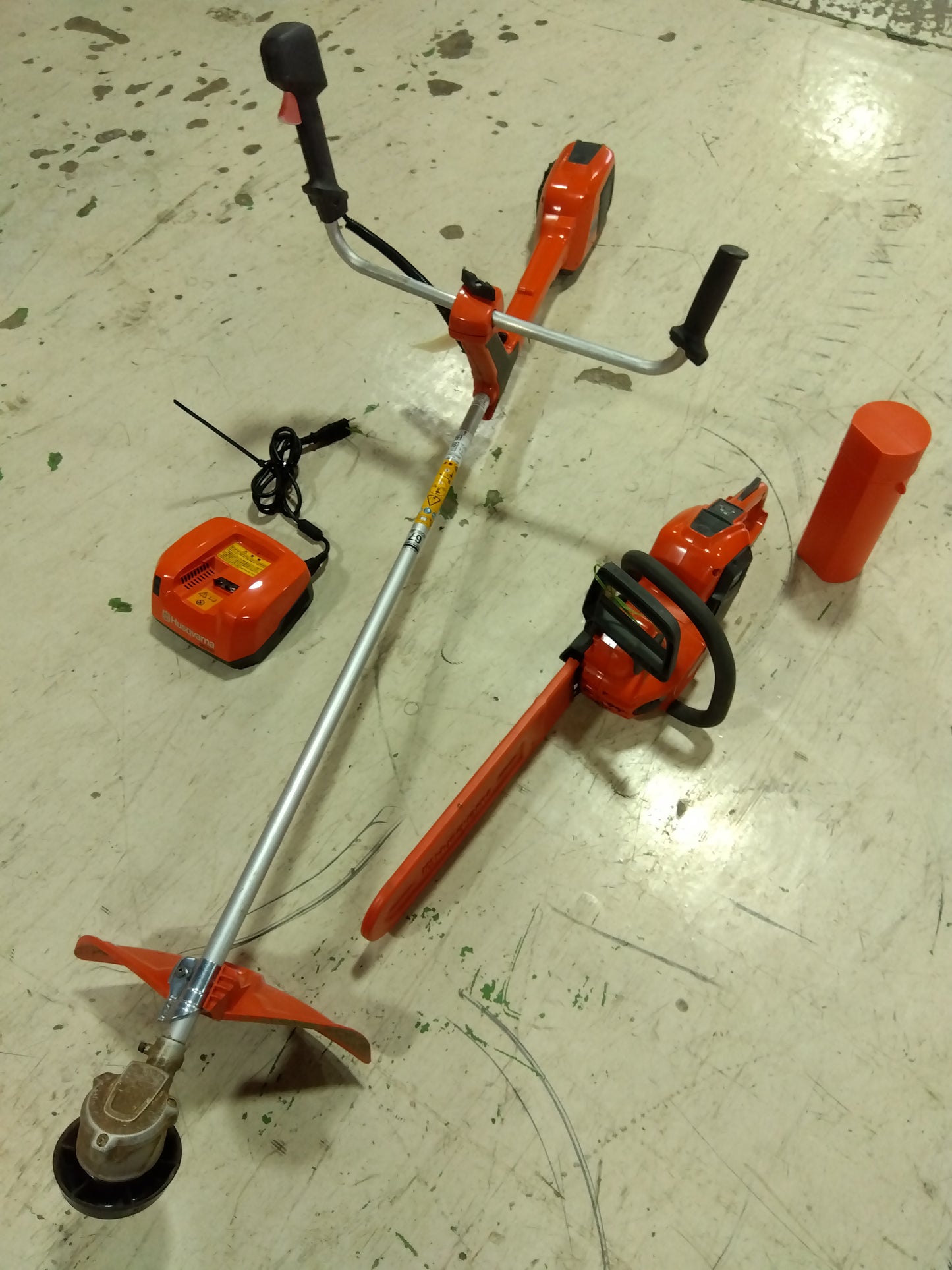 ハスクバーナ バッテリー式 刈払機／チェンソー