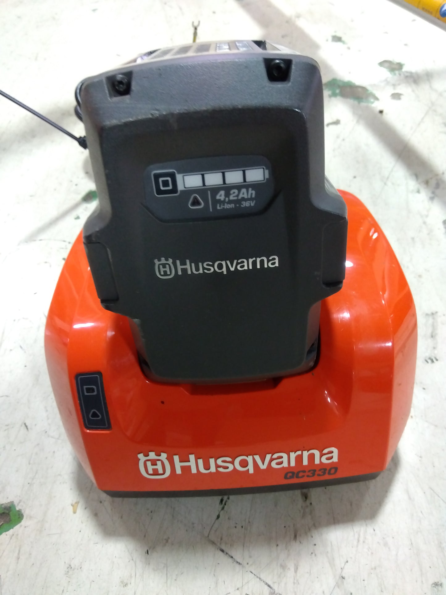 ハスクバーナ バッテリー式 刈払機／チェンソー