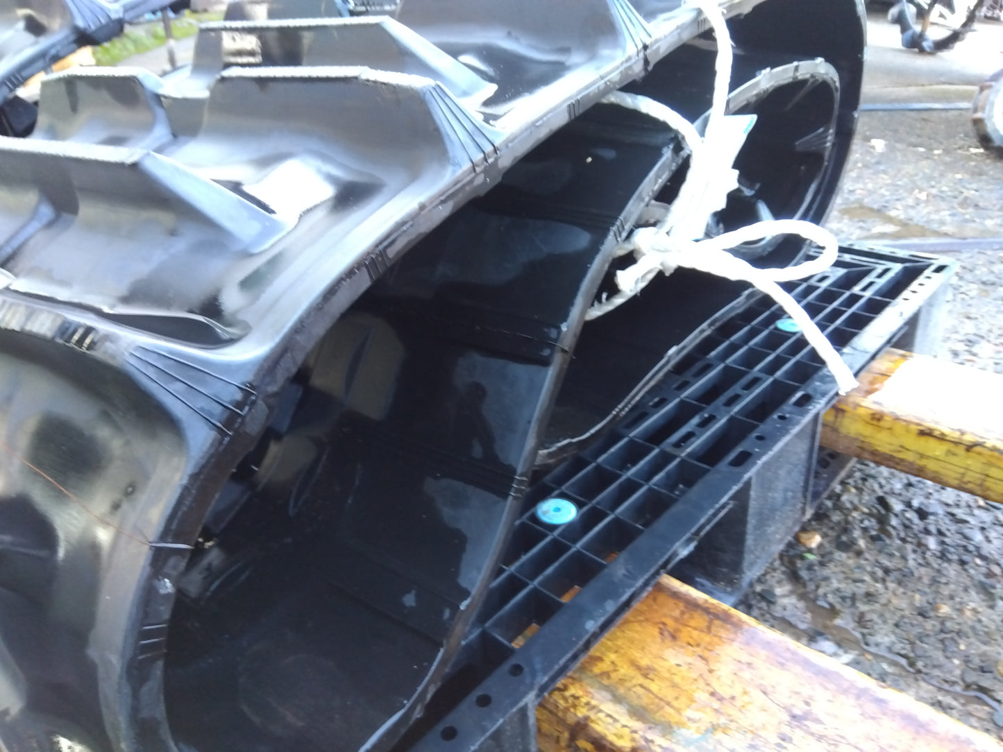 中古　コンバイン用クローラー