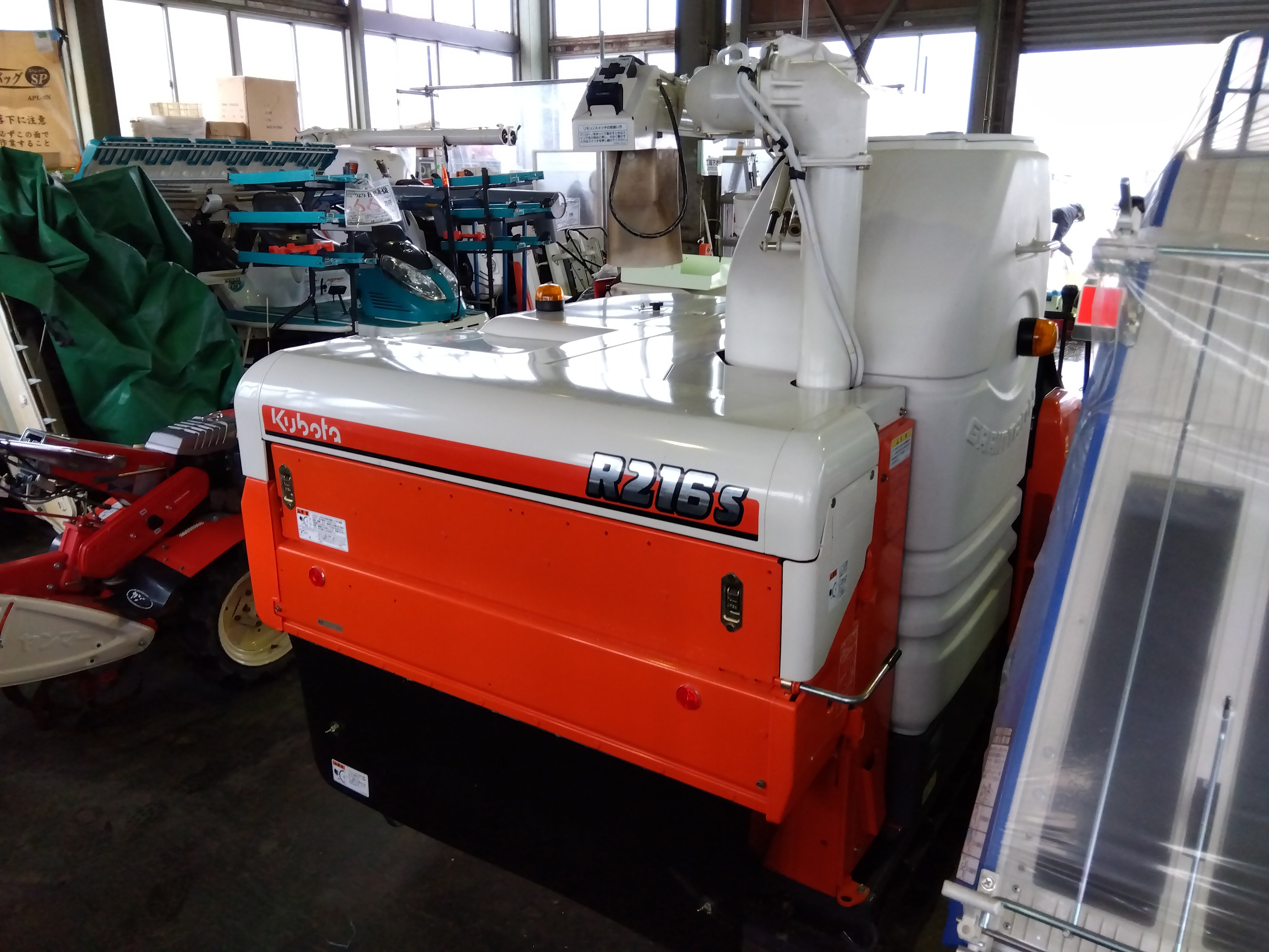 クボタ　コンバイン　R1-16 クボタコンバイン R1-16 | トラクター・耕運機・コンバインの