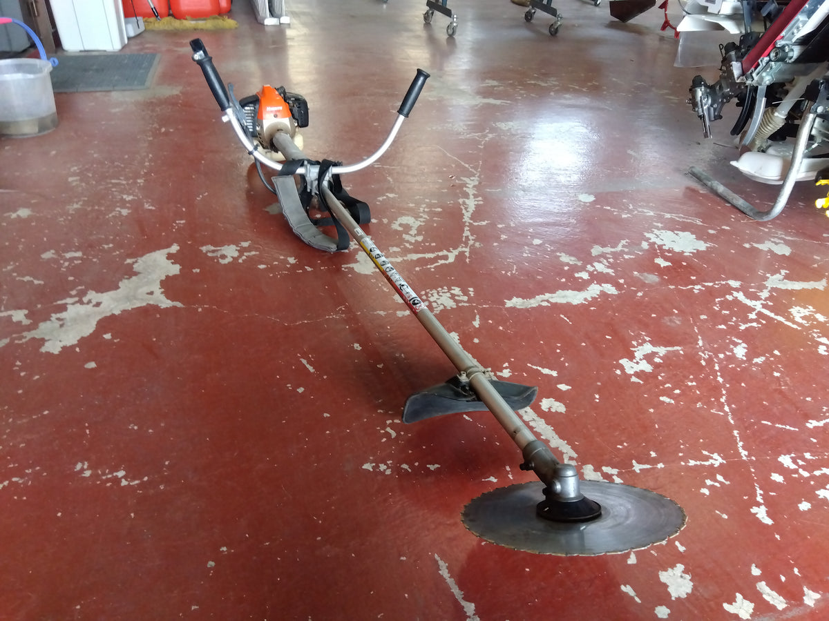 共立　中古　刈払い機　SRE2610