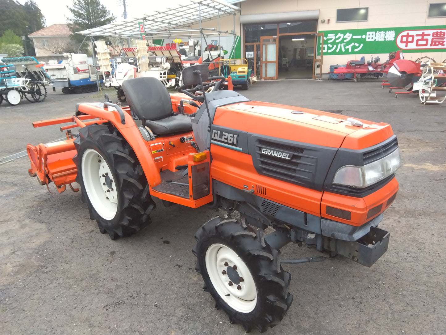 クボタ　中古　トラクター　GL261　27馬力　水平制御