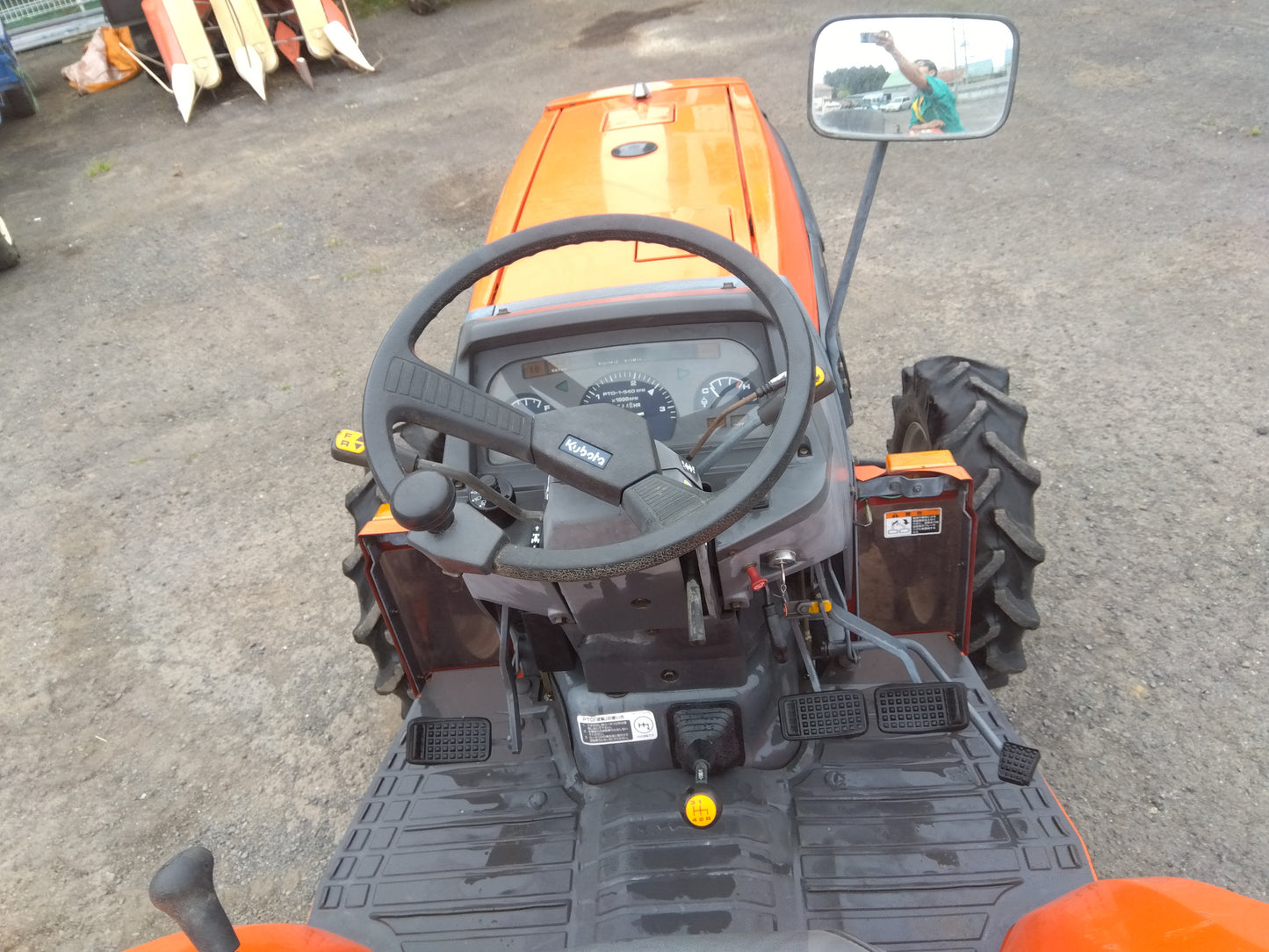 クボタ　中古　トラクター　GL261　27馬力　水平制御