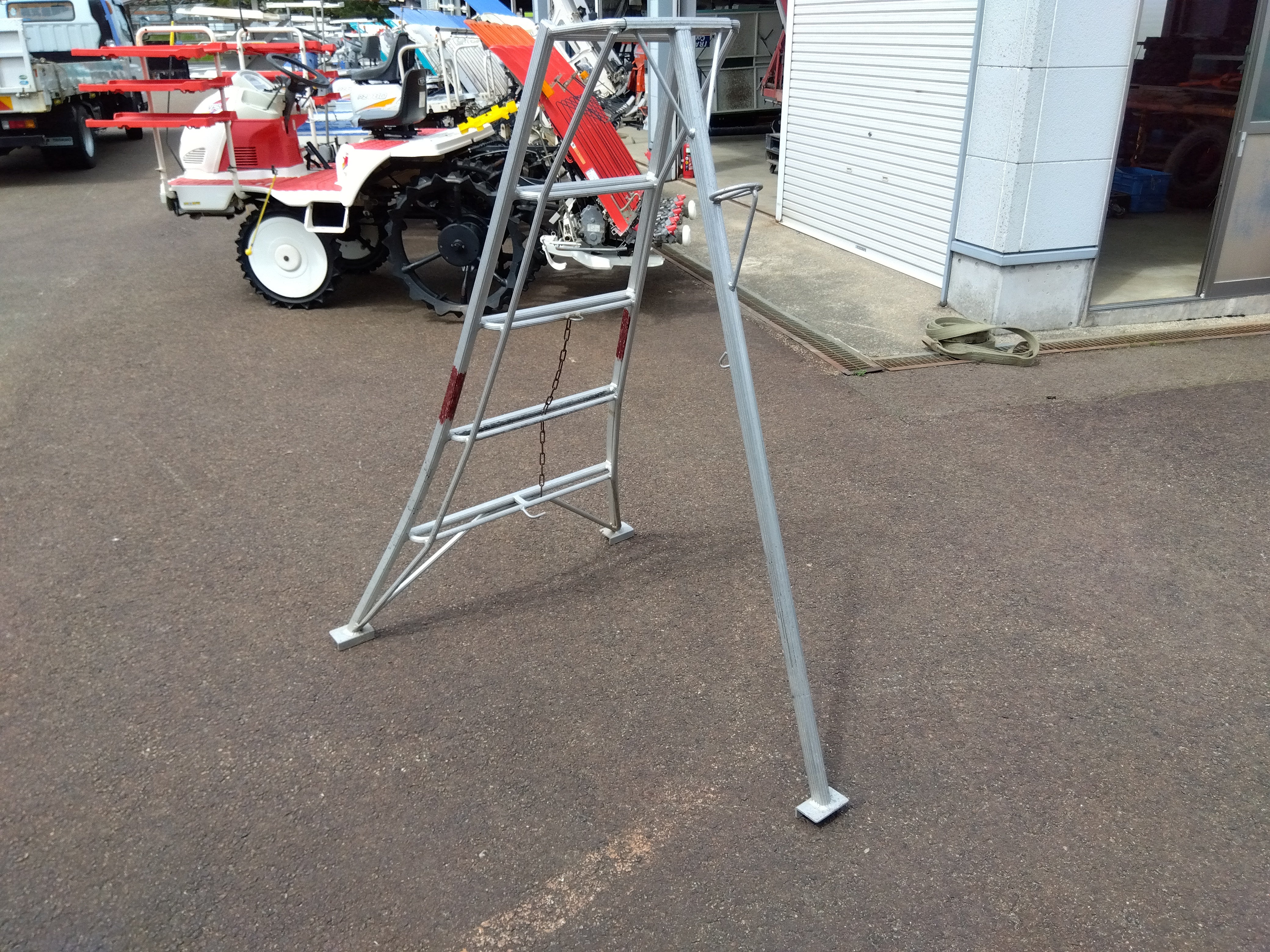 【中古】メーカー不明 型番不明 アルミ三脚 メーカー不明 中古 アルミ三脚 4段 – 農キング