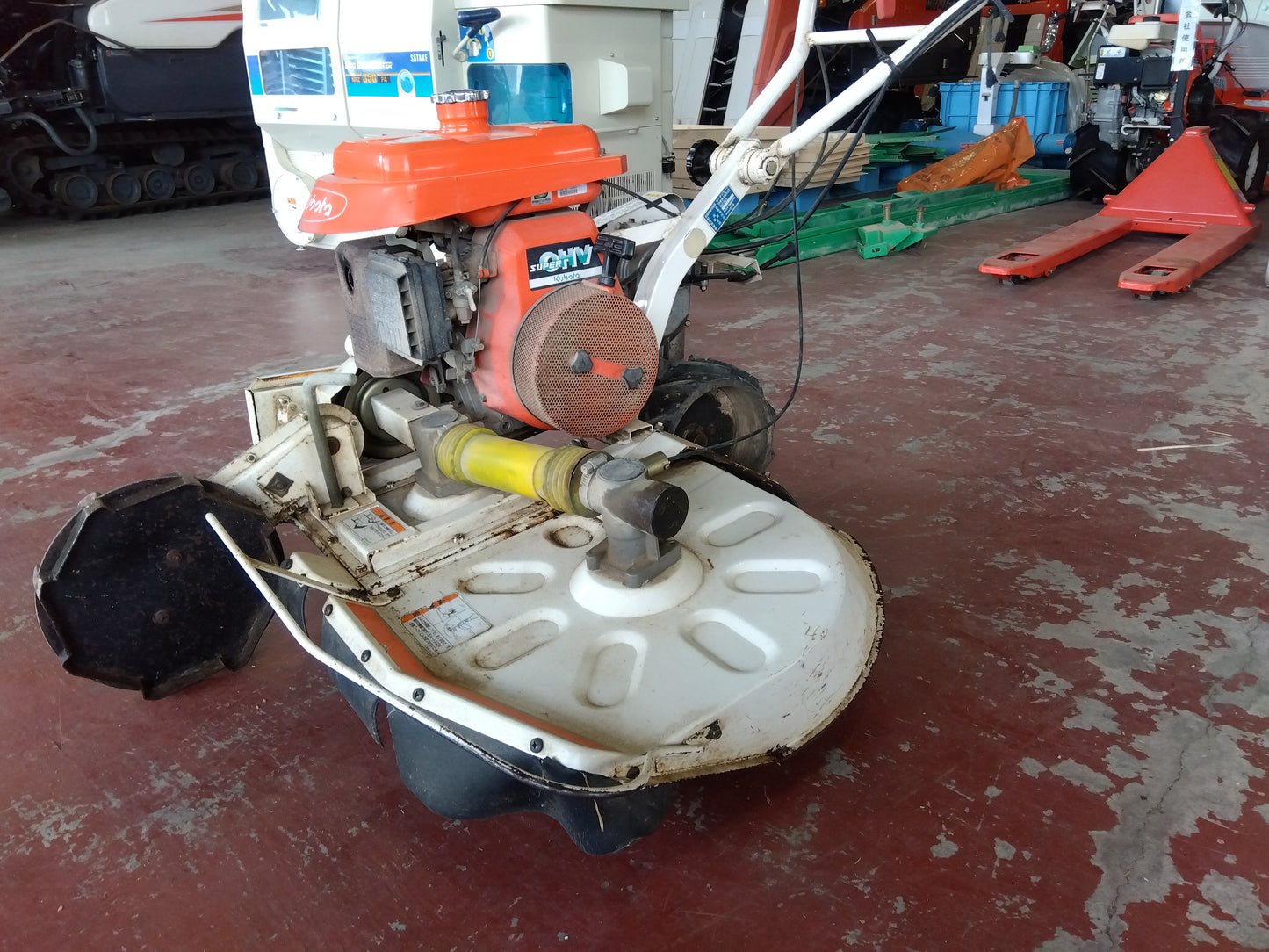 クボタ　中古　畦草刈り機　GC701