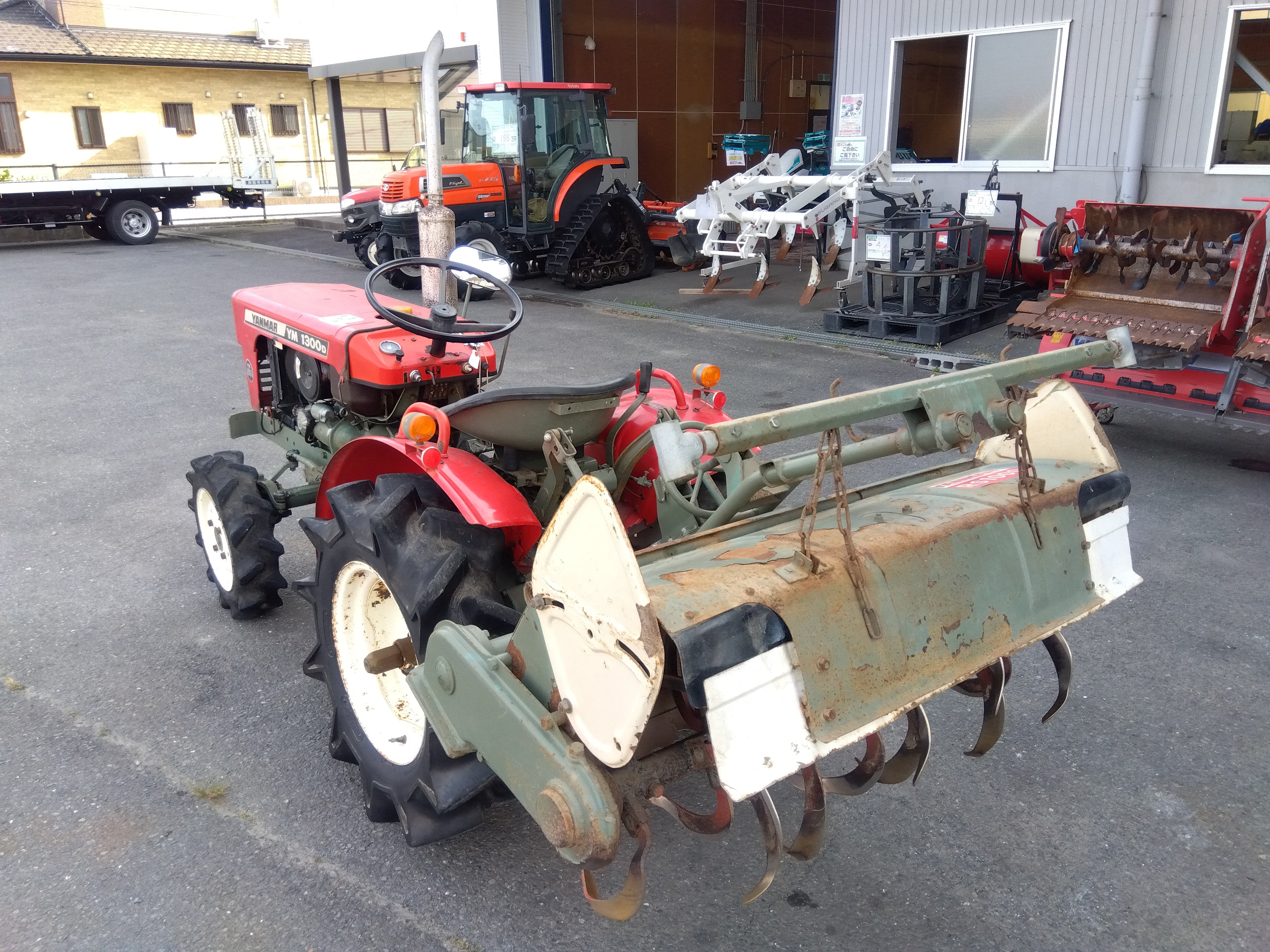 農機 ヤンマートラクター ロータリー2つ付き YM1110D 中古 ヤンマー | トラクター | YM1110D | SUN SELECT JAPAN CO., LTD | FARM
