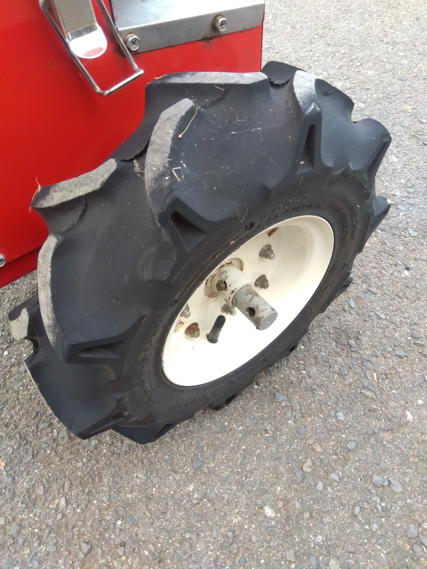 カンリウ　中古　肥料散布機　MF601