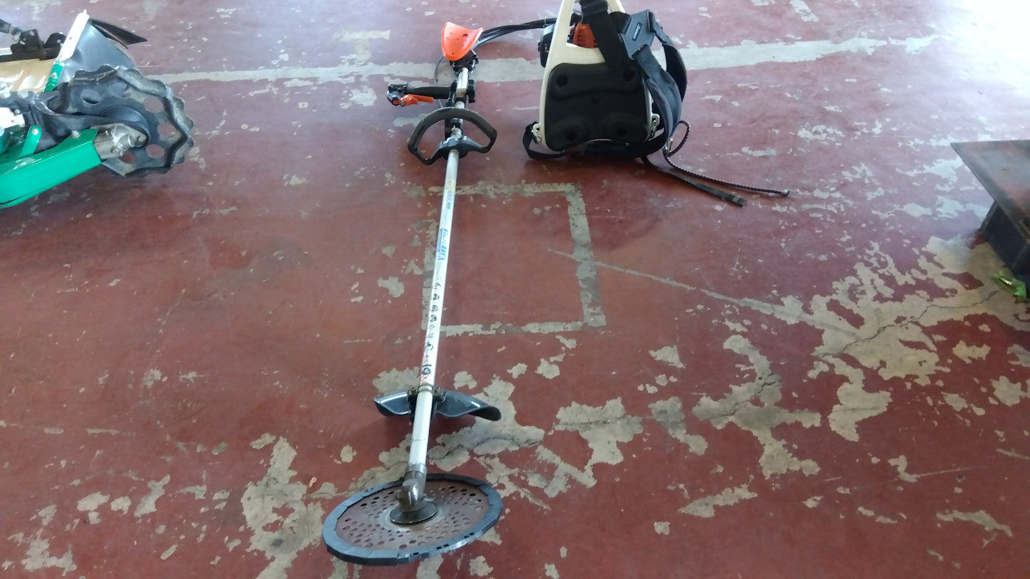 共立　中古　刈払い機　RME2620T