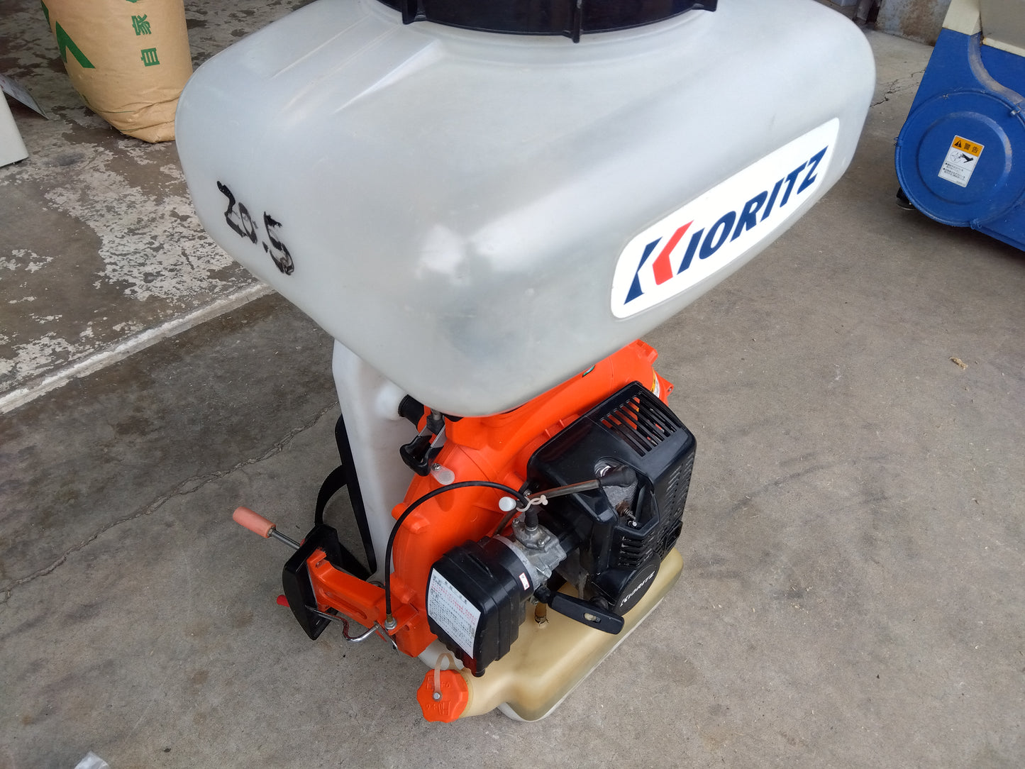 共立 中古 背負動力散布機  DMC601G (8397)