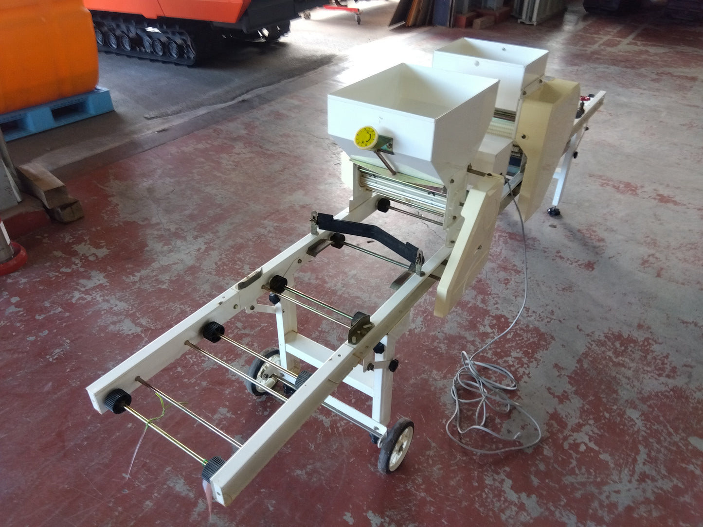 スズテック　中古　播種機　HK-155